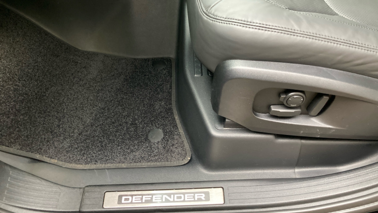 Land Rover Defender 3.0 D350 X-Dynamic HSE 110 5dr Auto [6 Seat] Diesel Estate